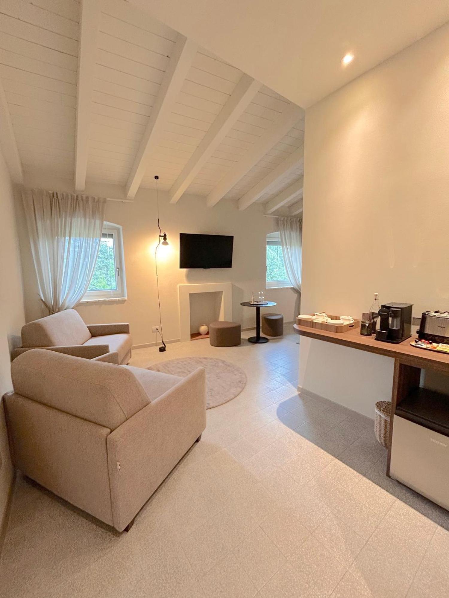 The Lake Suites Com - Luxury Stay In Λατζίζε Εξωτερικό φωτογραφία