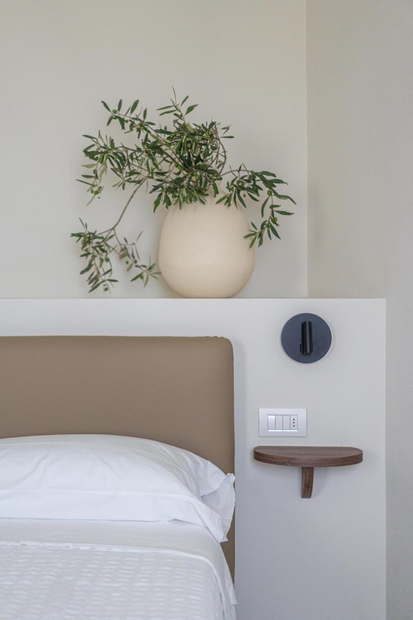 The Lake Suites Com - Luxury Stay In Λατζίζε Εξωτερικό φωτογραφία
