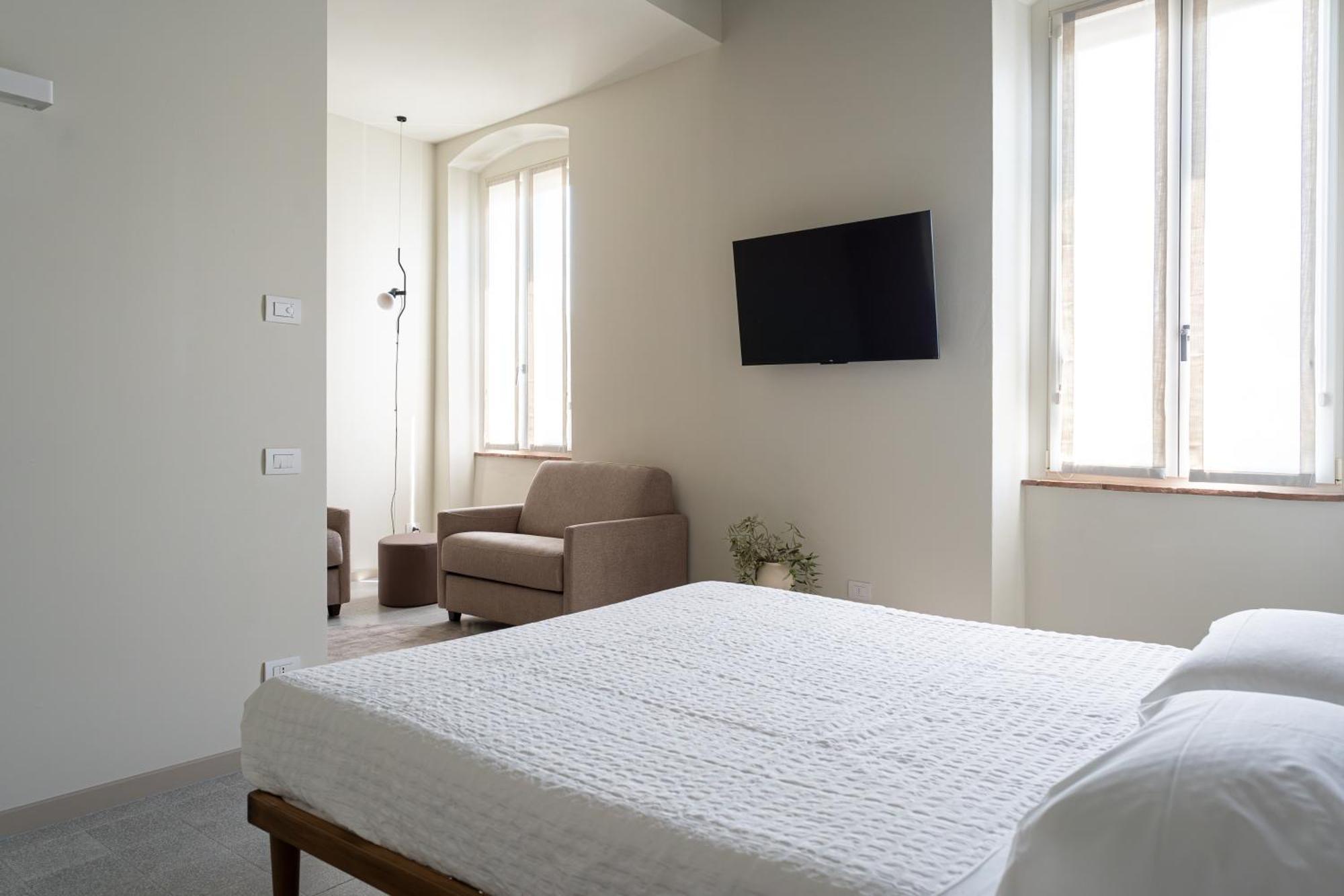 The Lake Suites Com - Luxury Stay In Λατζίζε Εξωτερικό φωτογραφία