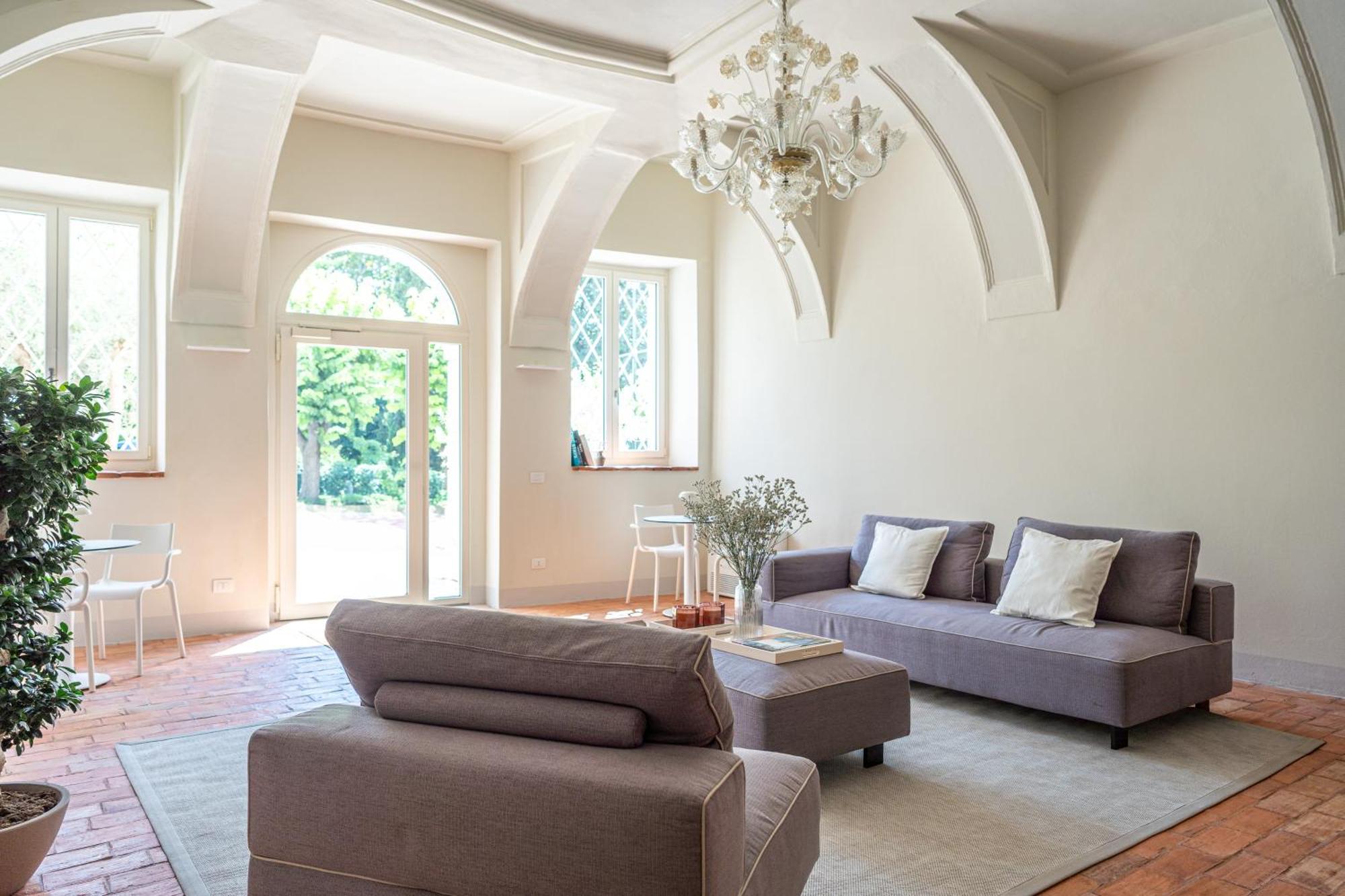 The Lake Suites Com - Luxury Stay In Λατζίζε Εξωτερικό φωτογραφία