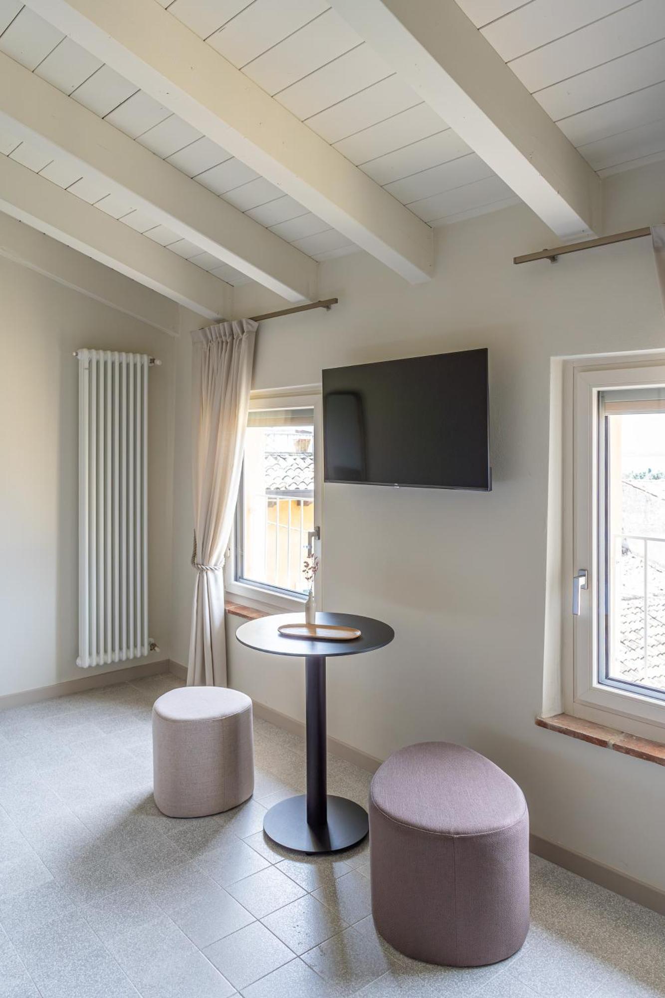 The Lake Suites Com - Luxury Stay In Λατζίζε Εξωτερικό φωτογραφία