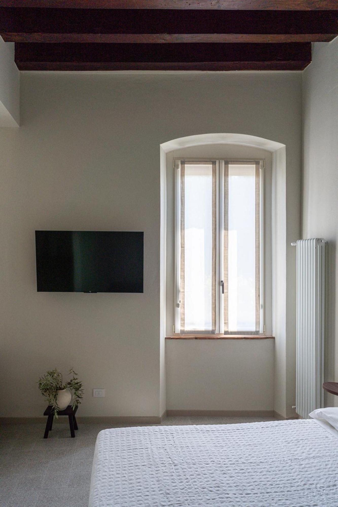 The Lake Suites Com - Luxury Stay In Λατζίζε Εξωτερικό φωτογραφία