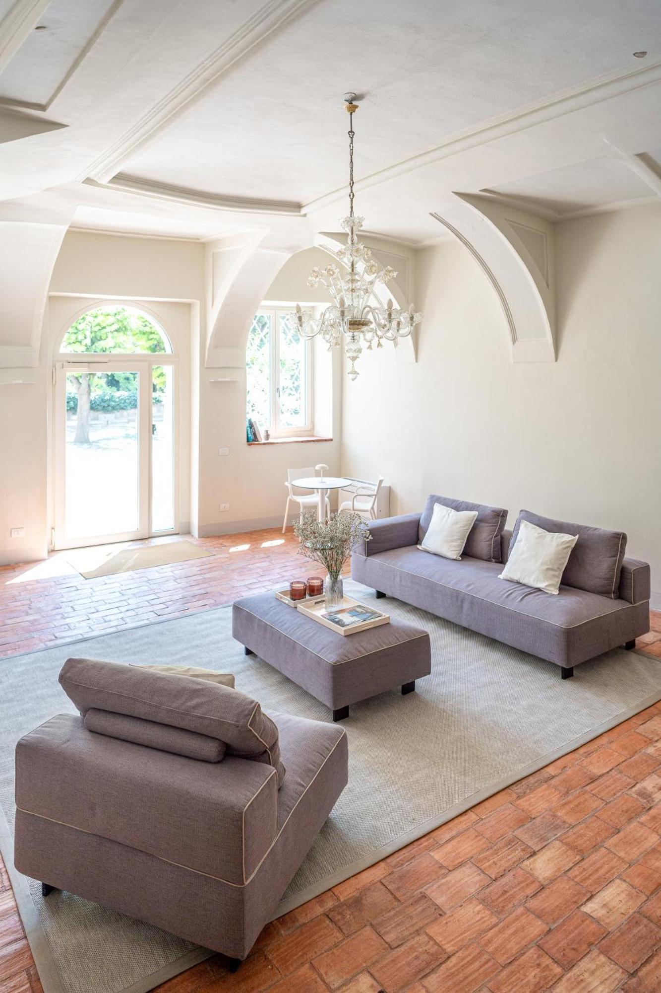 The Lake Suites Com - Luxury Stay In Λατζίζε Εξωτερικό φωτογραφία