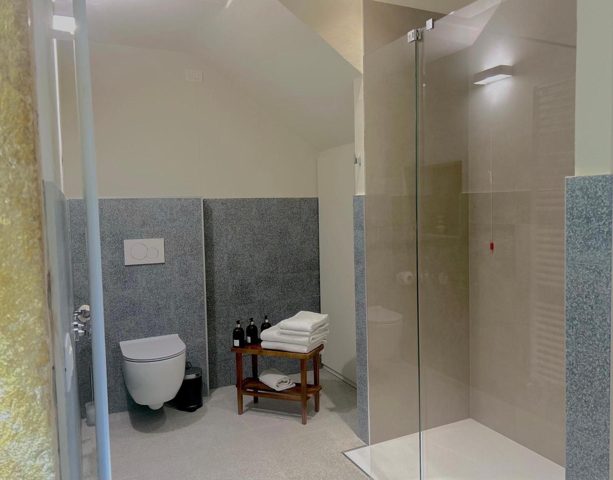 The Lake Suites Com - Luxury Stay In Λατζίζε Εξωτερικό φωτογραφία