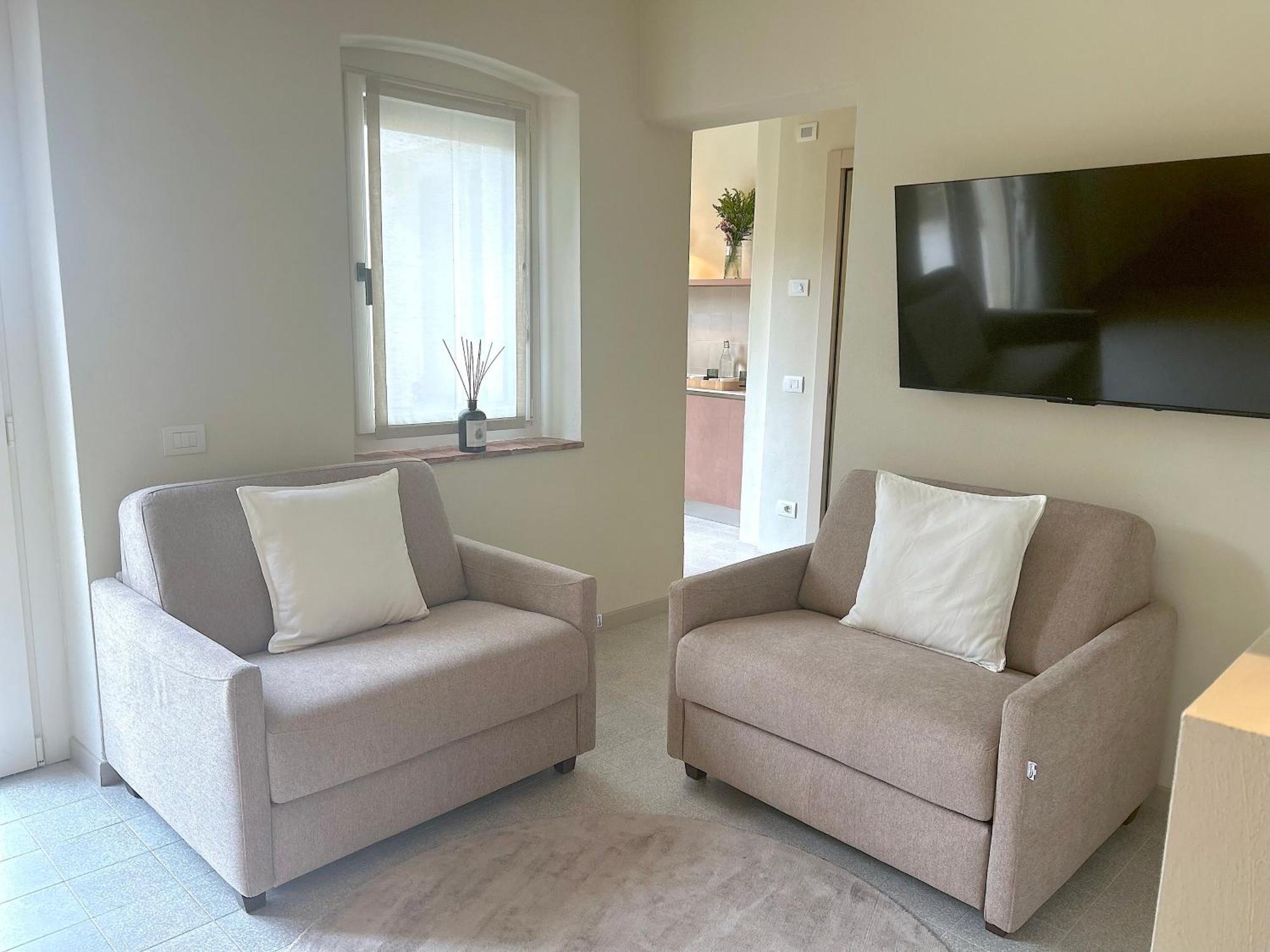 The Lake Suites Com - Luxury Stay In Λατζίζε Εξωτερικό φωτογραφία