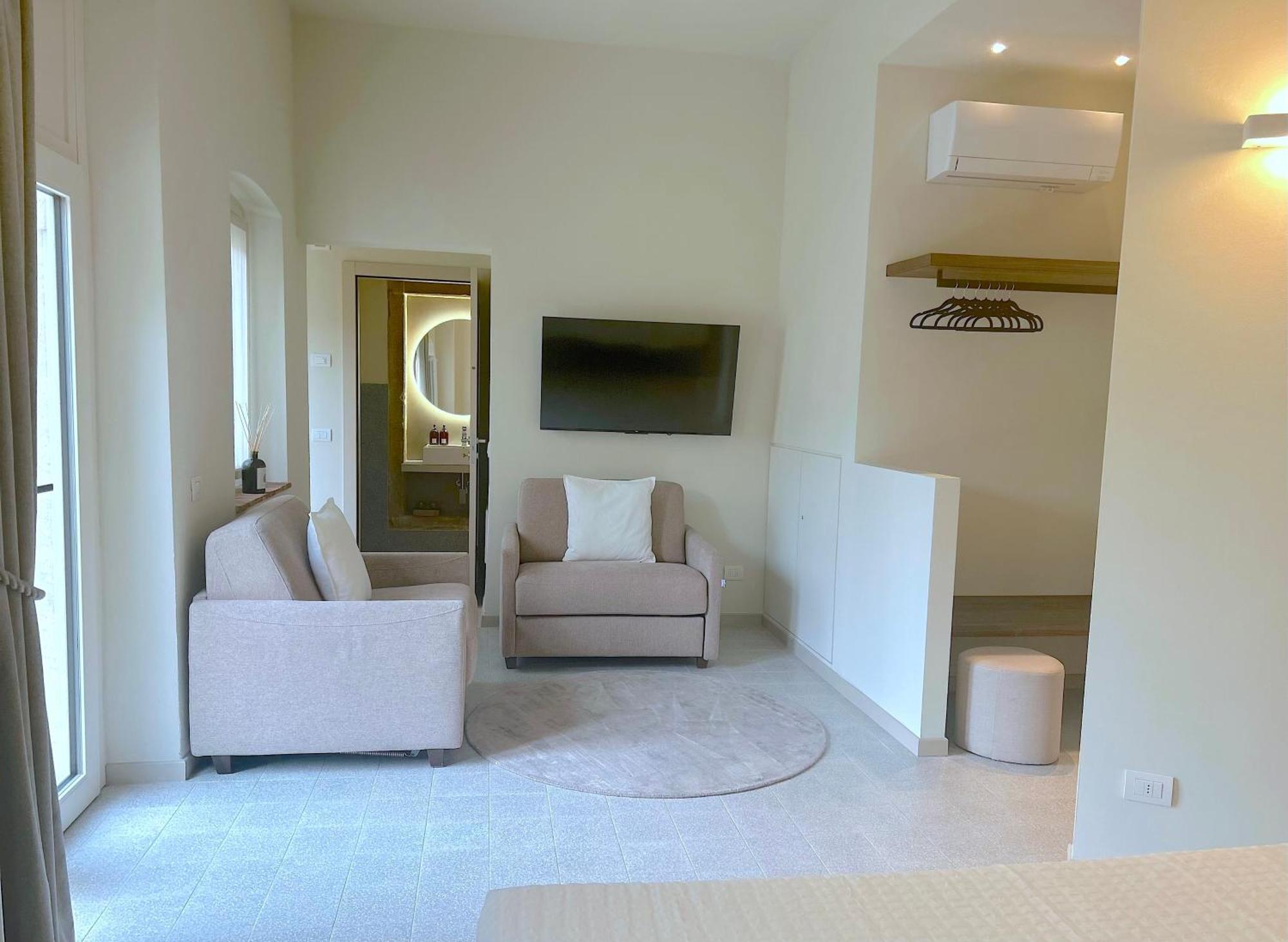The Lake Suites Com - Luxury Stay In Λατζίζε Εξωτερικό φωτογραφία