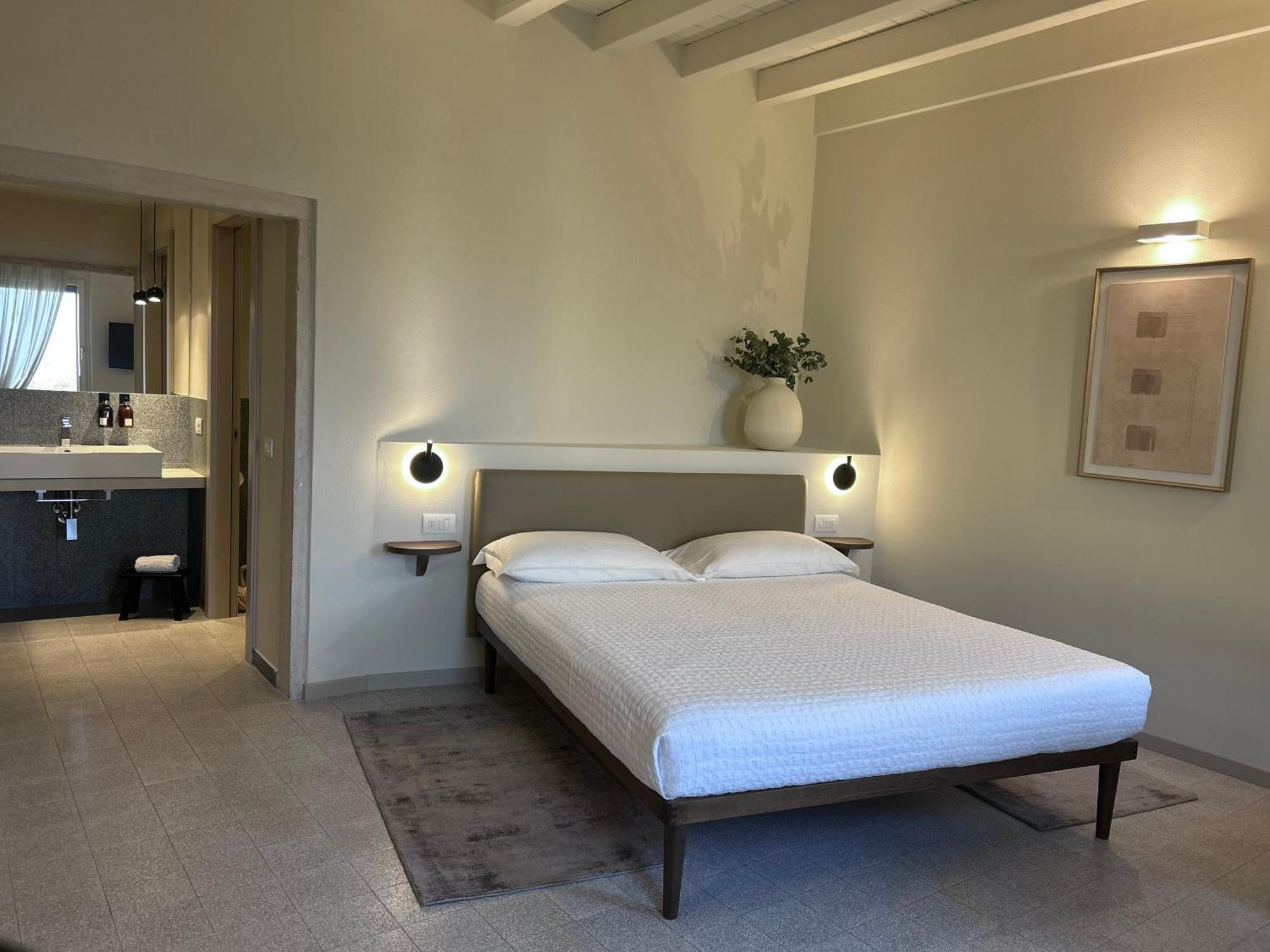 The Lake Suites Com - Luxury Stay In Λατζίζε Εξωτερικό φωτογραφία