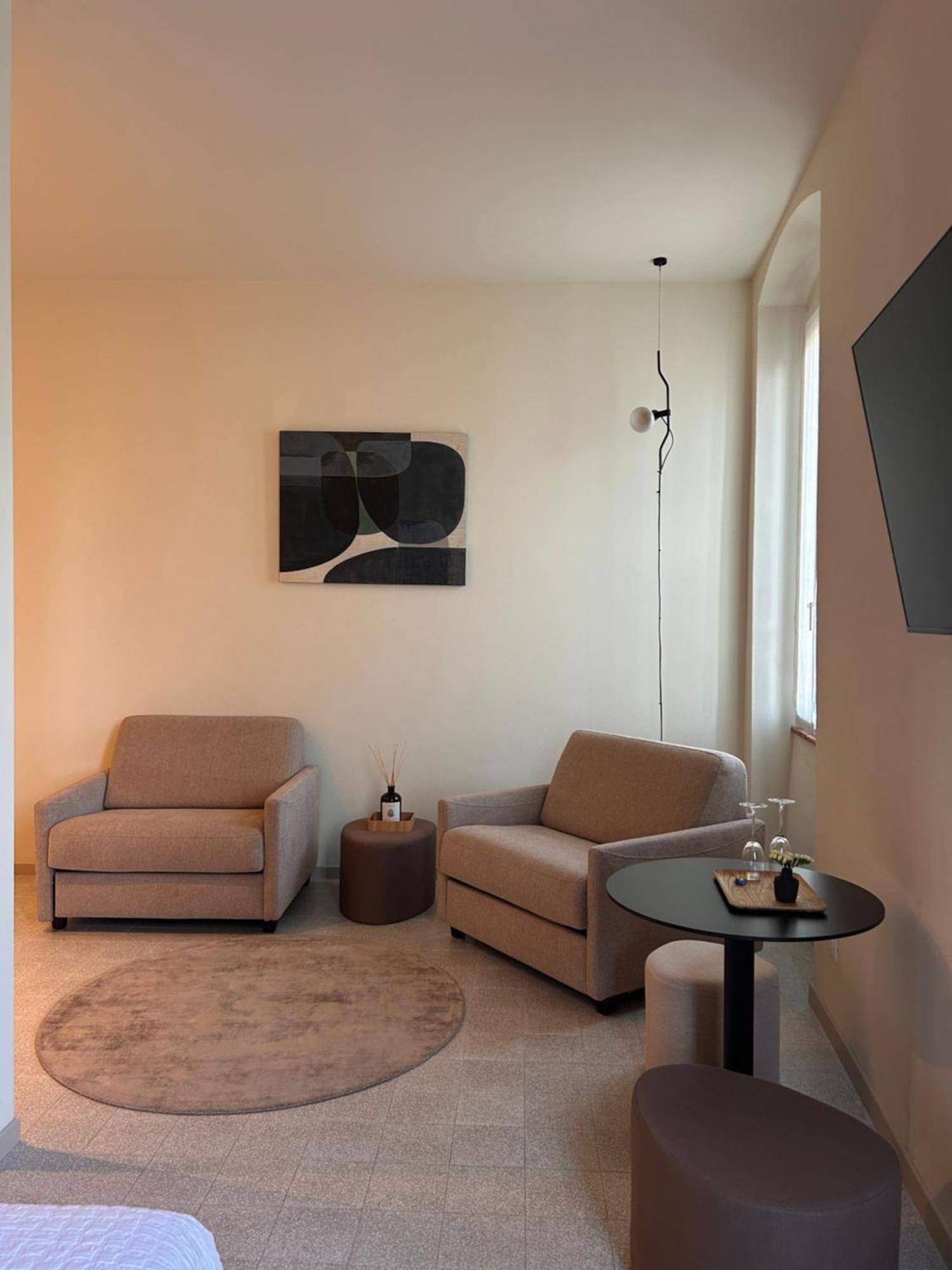 The Lake Suites Com - Luxury Stay In Λατζίζε Εξωτερικό φωτογραφία