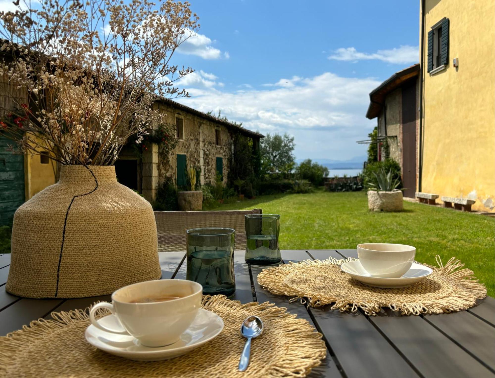 The Lake Suites Com - Luxury Stay In Λατζίζε Εξωτερικό φωτογραφία